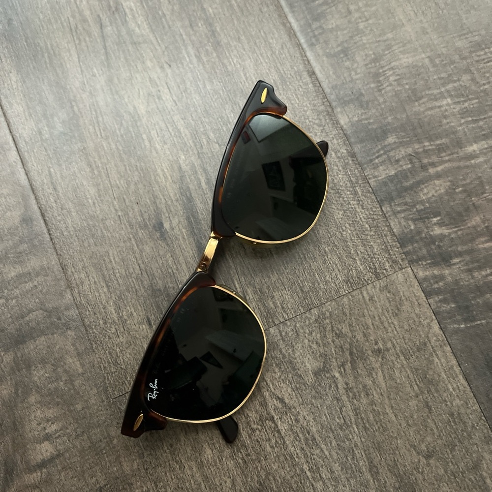 Ray-Ban club master classic glasses.